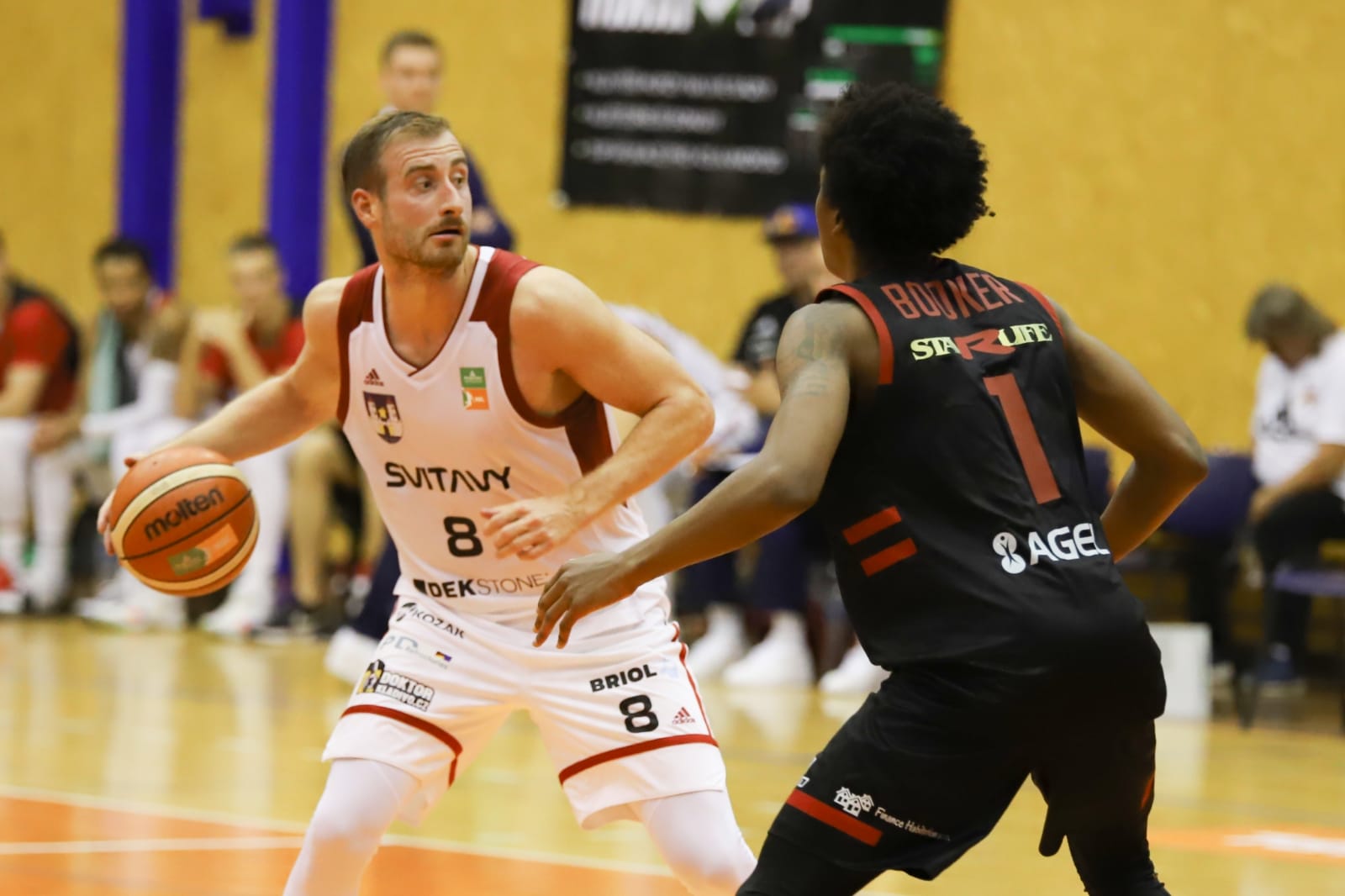 DEKSTONE Tuři Svitavy - ERA Basketball Nymburk 70:97 (2. kolo KNBL)